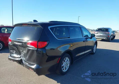 2020 Chrysler Voyager Lxi из США, поврежденный, VIN 2C4RC1DG4LR156595